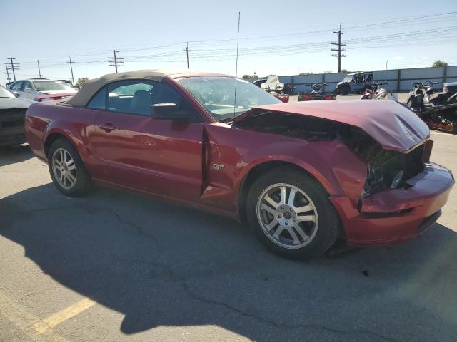 1ZVHT85H655193561 - 2005 FORD MUSTANG GT RED photo 4