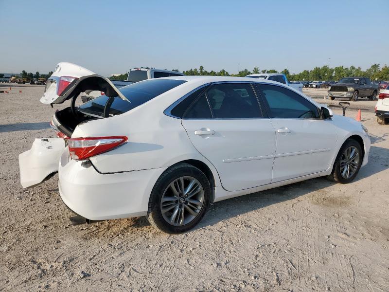 4T1BF1FK1HU401899 - 2017 TOYOTA CAMRY LE WHITE photo 3