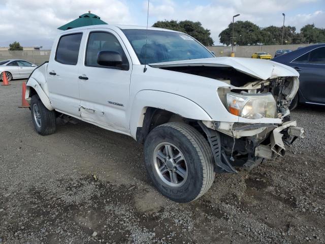 5TFJU4GN0BX005713 - 2011 TOYOTA TACOMA DOUBLE CAB PRERUNNER WHITE photo 4