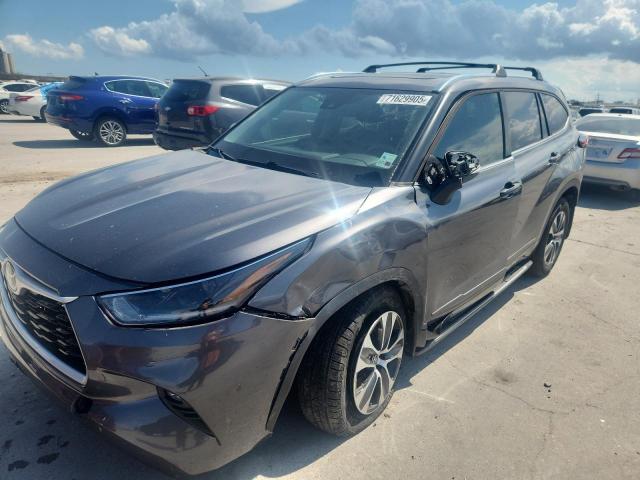 2021 TOYOTA HIGHLANDER XLE, 
