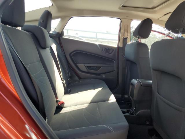 3FADP4BJ2JM135544 - 2018 FORD FIESTA SE Orange photo 10