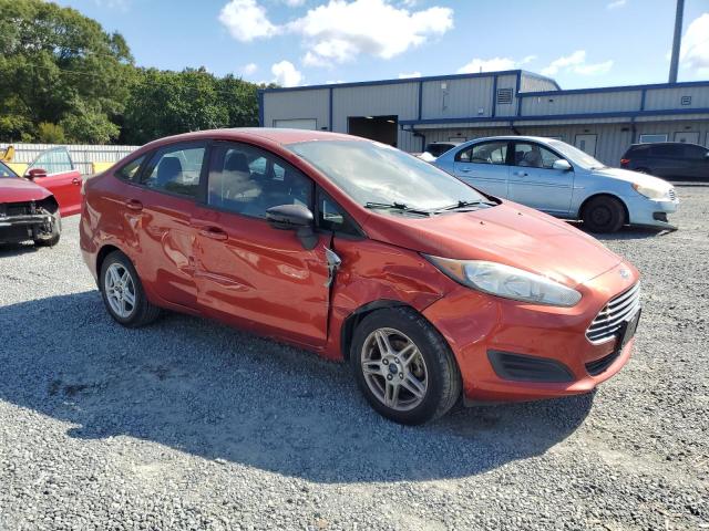 3FADP4BJ2JM135544 - 2018 FORD FIESTA SE Orange photo 4