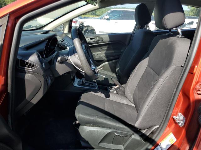 3FADP4BJ2JM135544 - 2018 FORD FIESTA SE Orange photo 7