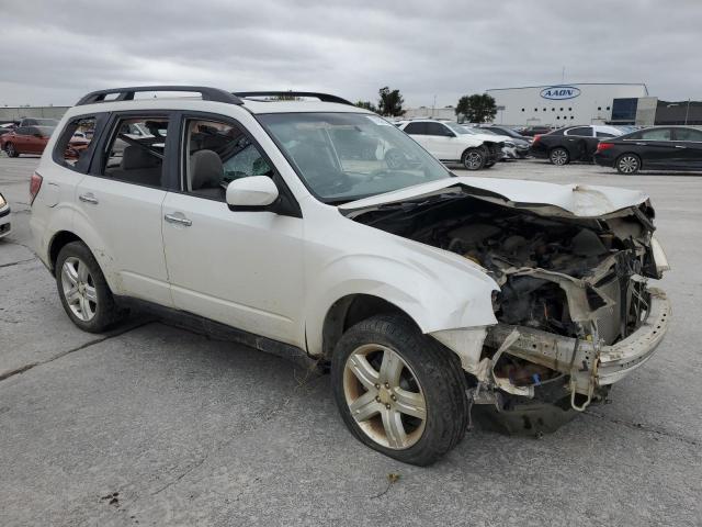 JF2SH64699H765601 - 2009 SUBARU FORESTER 2.5X LIMITED WHITE photo 4