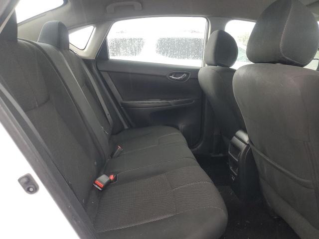 3N1AB7AP2JY339274 - 2018 NISSAN SENTRA S 白色 照片 10