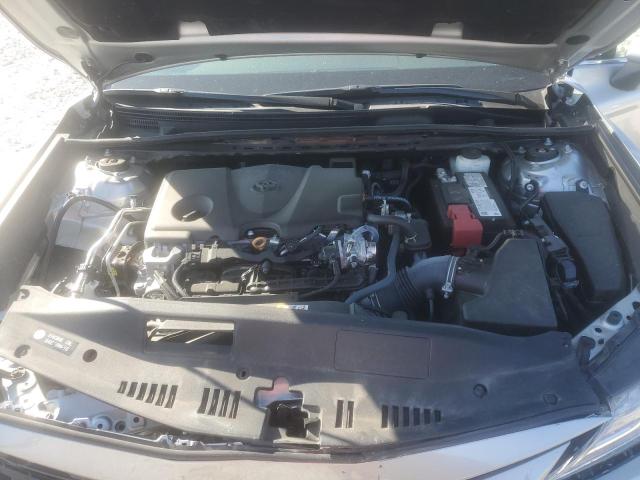 4T1F11BK6PU076655 - 2023 TOYOTA CAMRY XLE فضي صورة 11