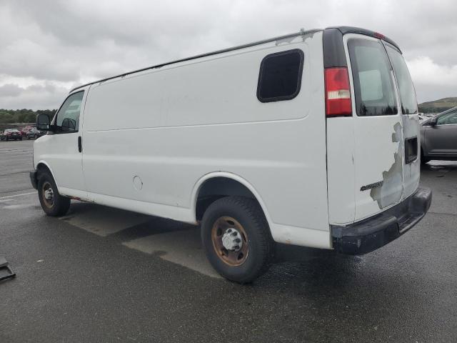1GCGG29C781129961 - 2008 CHEVROLET EXPRESS WHITE photo 2