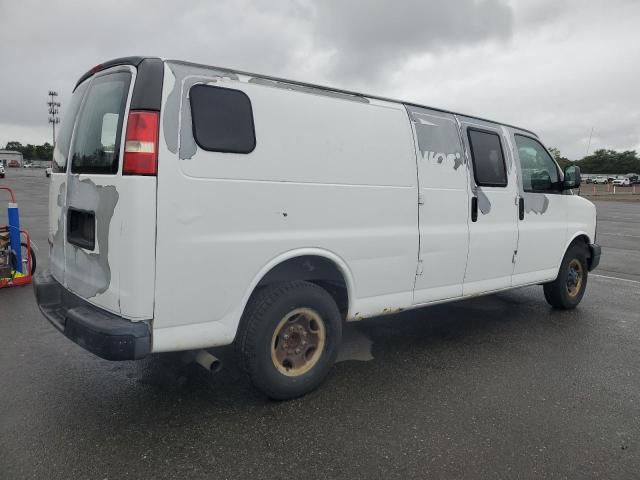 1GCGG29C781129961 - 2008 CHEVROLET EXPRESS WHITE photo 3