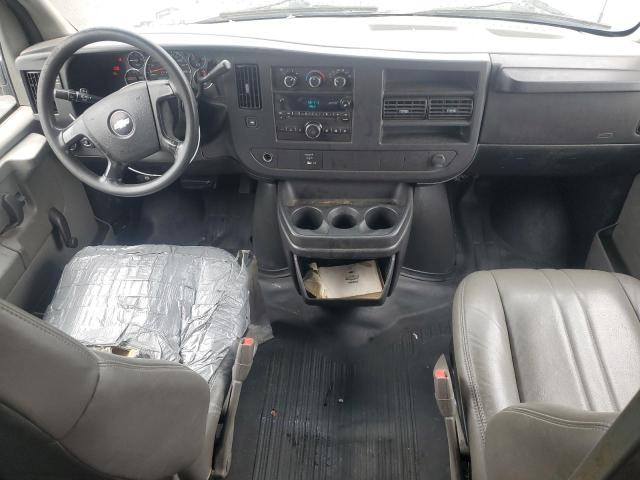 1GCGG29C781129961 - 2008 CHEVROLET EXPRESS WHITE photo 8