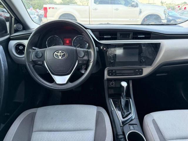 5YFBURHE4JP828XXX - 2018 TOYOTA COROLLA L WHITE photo 9