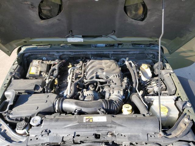 1C4BJWEG6GL228186 - 2016 JEEP WRANGLER U SAHARA GREEN photo 11