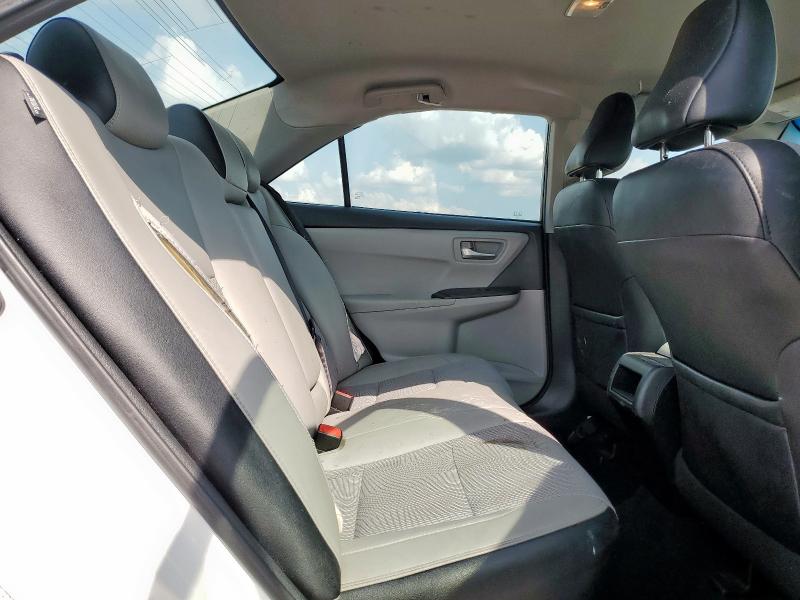 4T1BF1FK8HU271992 - 2017 TOYOTA CAMRY LE 白色 照片 10