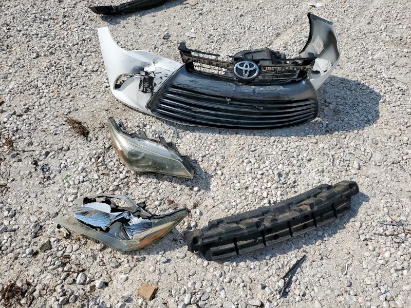 4T1BF1FK8HU271992 - 2017 TOYOTA CAMRY LE 白色 照片 12