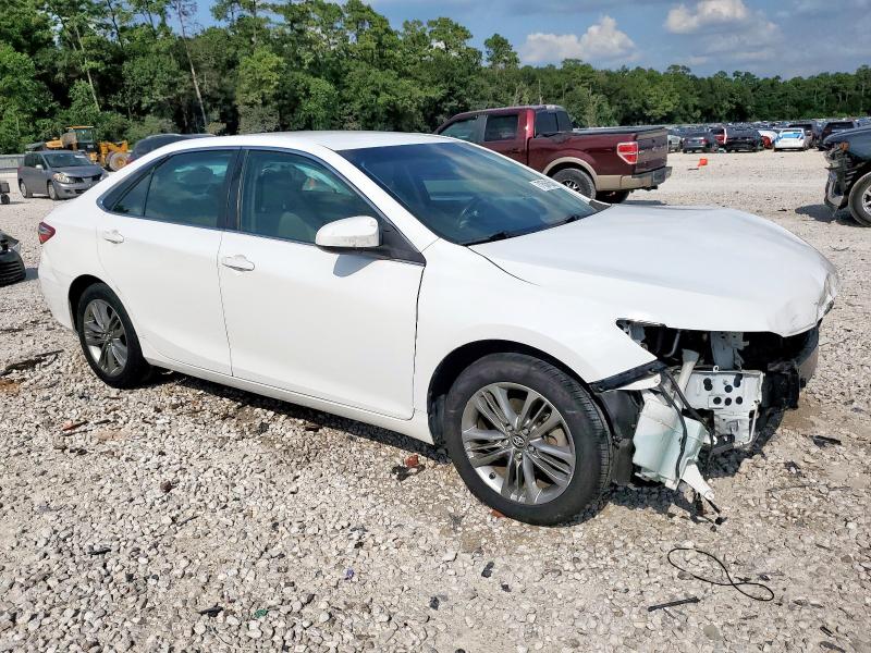 4T1BF1FK8HU271992 - 2017 TOYOTA CAMRY LE 白色 照片 4
