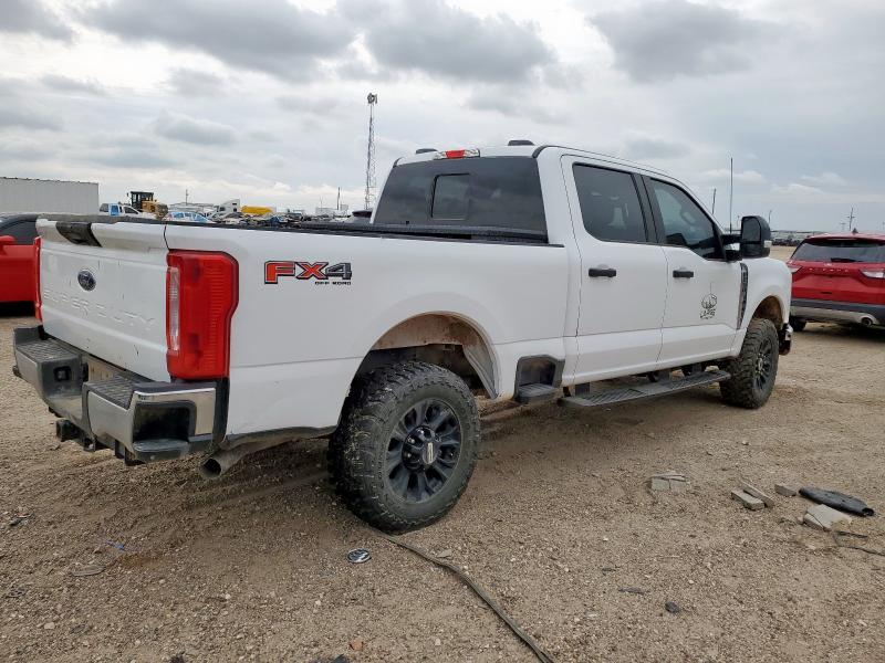 1FT7W2BA8PEC03939 - 2023 FORD F250 SUPER DUTY WHITE photo 3