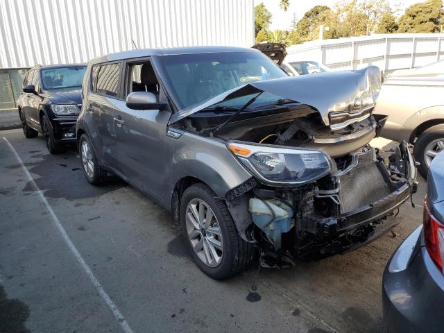 KNDJP3A5XJ7515317 - 2018 KIA SOUL + GRAY photo 4