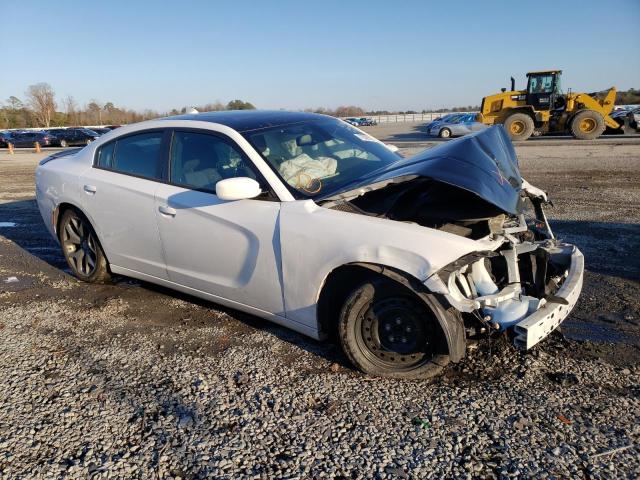 2C3CDXHG0GH253972 - 2016 DODGE CHARGER SXT WHITE photo 4