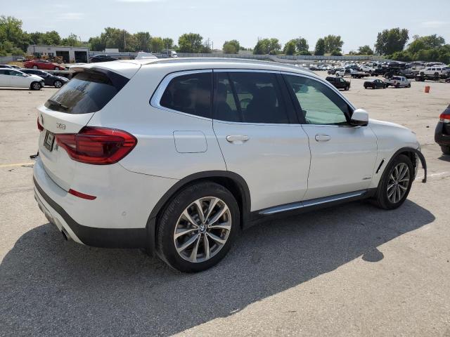 5UXTR9C56JLD58915 - 2018 BMW X3 XDRIVE30I WHITE photo 3