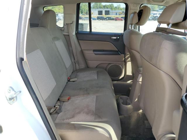 1C4NJDBB3CD557622 - 2012 JEEP COMPASS SPORT WHITE photo 11