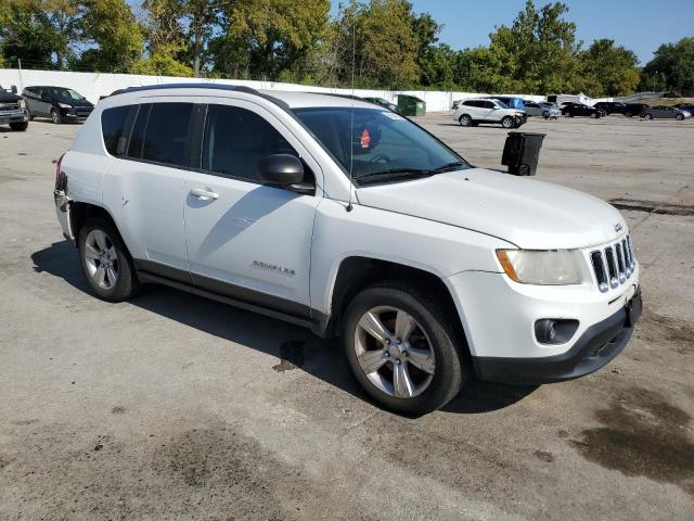 1C4NJDBB3CD557622 - 2012 JEEP COMPASS SPORT WHITE photo 4