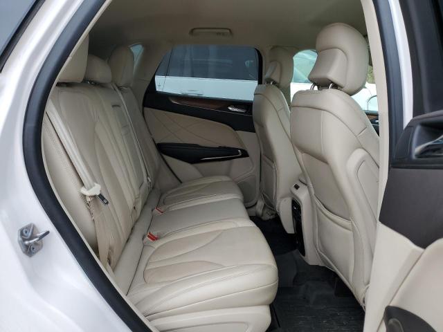 5LMCJ2D99JUL29555 - 2018 LINCOLN MKC SELECT 白色 照片 11