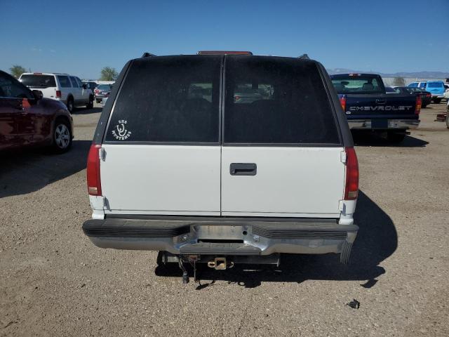 3GKEC16R4VG512070 - 1997 GMC SUBURBAN C1500 WHITE photo 6