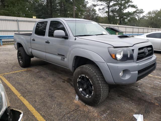 5TEMU52N06Z158715 - 2006 TOYOTA TACOMA DOUBLE CAB LONG BED GRAY photo 4