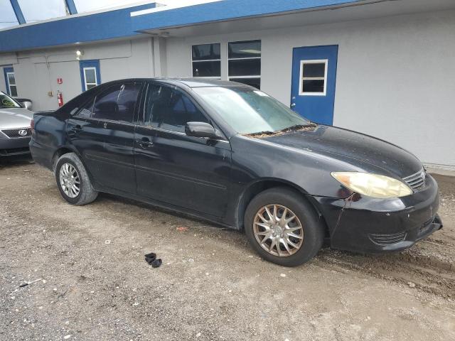 4T1BE32K35U076849 - 2005 TOYOTA CAMRY LE BLACK photo 4