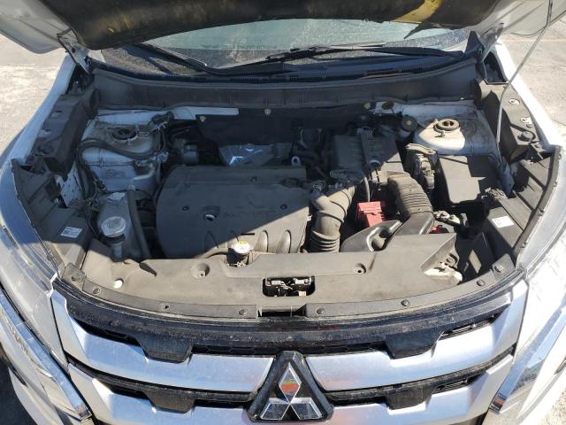 JA4ARUAU2MU023520 - 2021 MITSUBISHI OUTLANDER ES WHITE photo 12