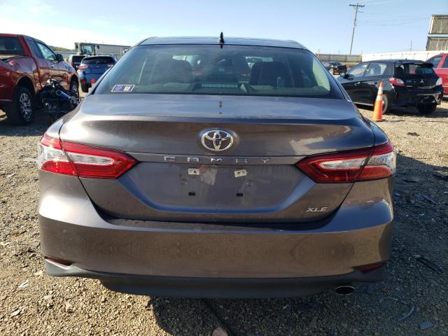 4T1F11AK4LU928464 - 2020 TOYOTA CAMRY XLE 灰色 照片 6