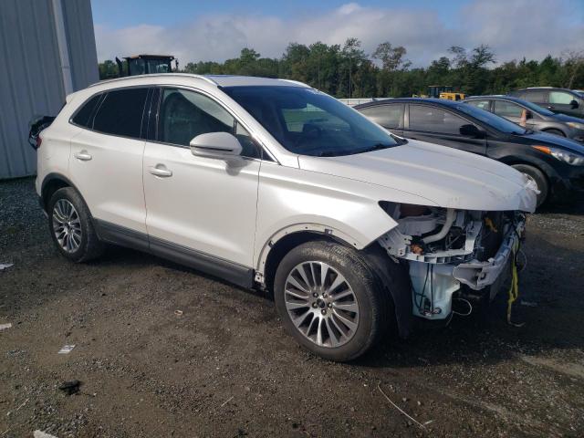 5LMCJ3C99HUL27595 - 2017 LINCOLN MKC RESERVE WHITE photo 4