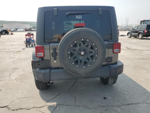 1C4BJWDG3JL907275 - 2018 JEEP WRANGLER U SPORT فحمي صورة 6