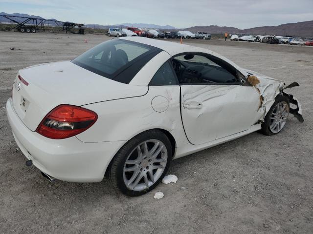 WDBWK54F49F190913 - 2009 MERCEDES-BENZ SLK 300 WHITE photo 3