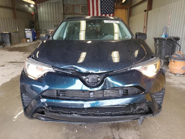 2T3BFREV9JW728798 - 2018 TOYOTA RAV4 LE BLUE photo 5