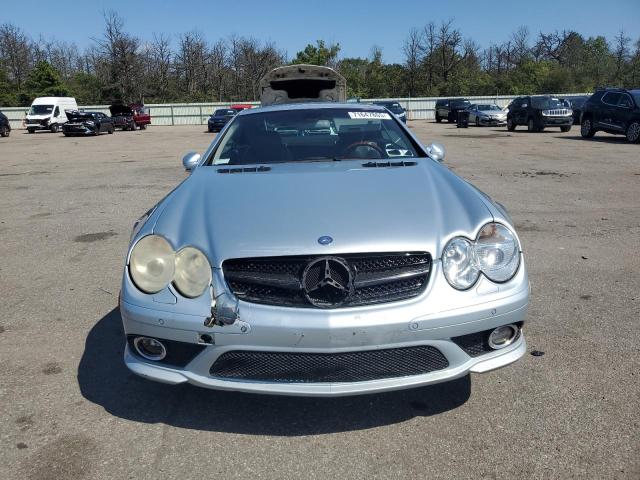 WDBSK75F53F022875 - 2003 MERCEDES-BENZ SL 500R 银色 照片 5