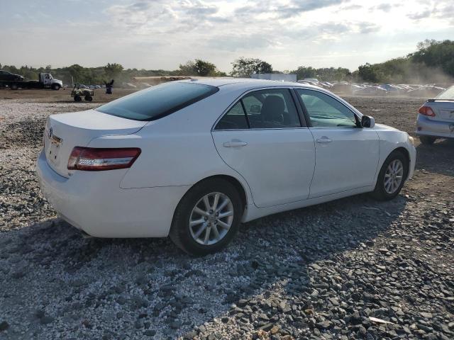4T1BF3EK4BU706186 - 2011 TOYOTA CAMRY BASE WHITE photo 3