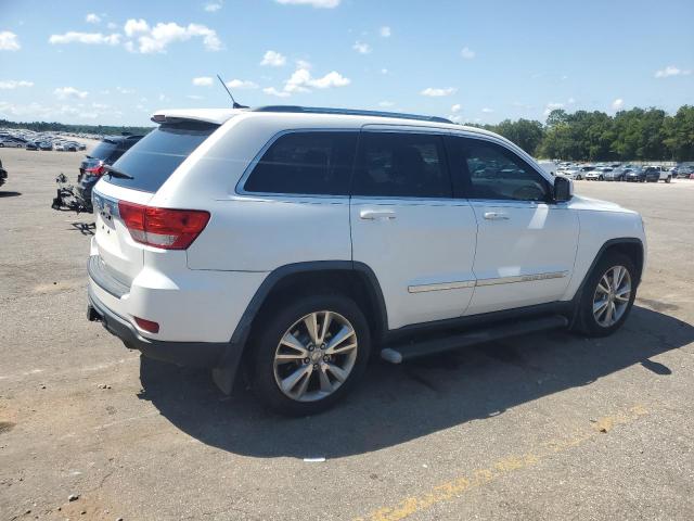 1C4RJEAG2DC582748 - 2013 JEEP GRAND CHER LAREDO WHITE photo 3