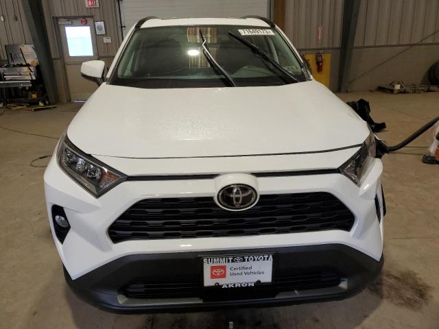 2T3P1RFV2LC073942 - 2020 TOYOTA RAV4 XLE WHITE photo 5