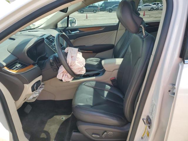 5LMCJ2C99HUL14436 - 2017 LINCOLN MKC SELECT WHITE photo 7