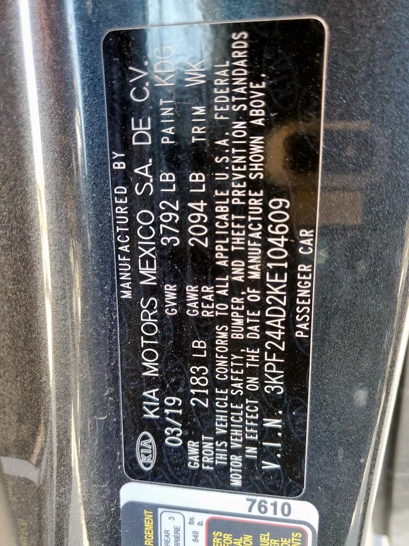 3KPF24AD2KE104609 - 2019 KIA FORTE FE GRAY photo 13