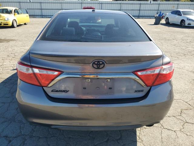 4T1BF1FK9GU173343 - 2016 TOYOTA CAMRY LE GRAY photo 6
