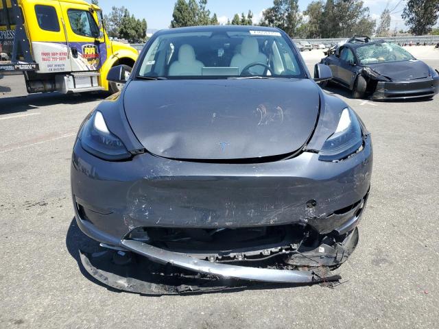 7SAYGAEE0PF836687 - 2023 TESLA MODEL Y Արծաթագույն լուսանկար 5
