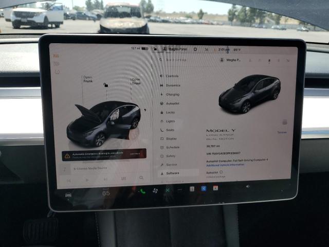 7SAYGAEE0PF836687 - 2023 TESLA MODEL Y Արծաթագույն լուսանկար 9