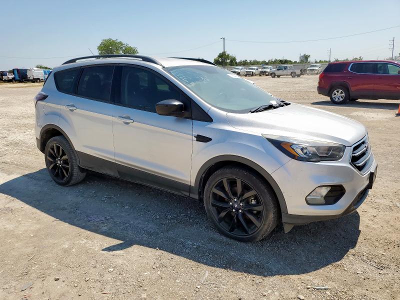 1FMCU0GD4JUB54176 - 2018 FORD ESCAPE SE SILVER photo 4