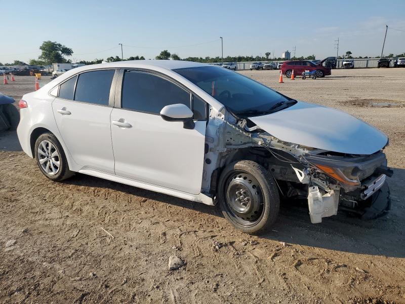 5YFEPMAE6MP234092 - 2021 TOYOTA COROLLA LE WHITE photo 4