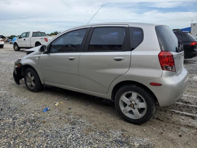 KL1TD66667B727536 - 2007 CHEVROLET AVEO BASE SILVER photo 2
