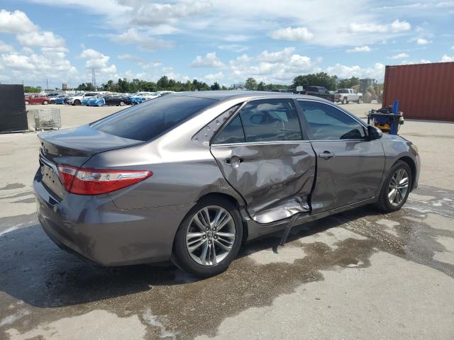 4T1BF1FK9HU691986 - 2017 TOYOTA CAMRY LE GRAY photo 3