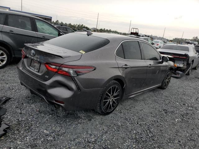 4T1G11AK1NU693867 - 2022 TOYOTA CAMRY SE 棕色 照片 3