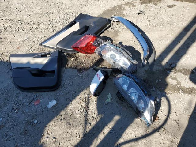 2HGFC2F53HH548082 - 2017 HONDA CIVIC LX WHITE photo 12