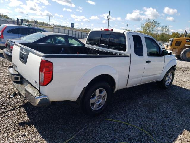 1N6AD06U35C456581 - 2005 NISSAN FRONTIER KING CAB LE WHITE photo 3